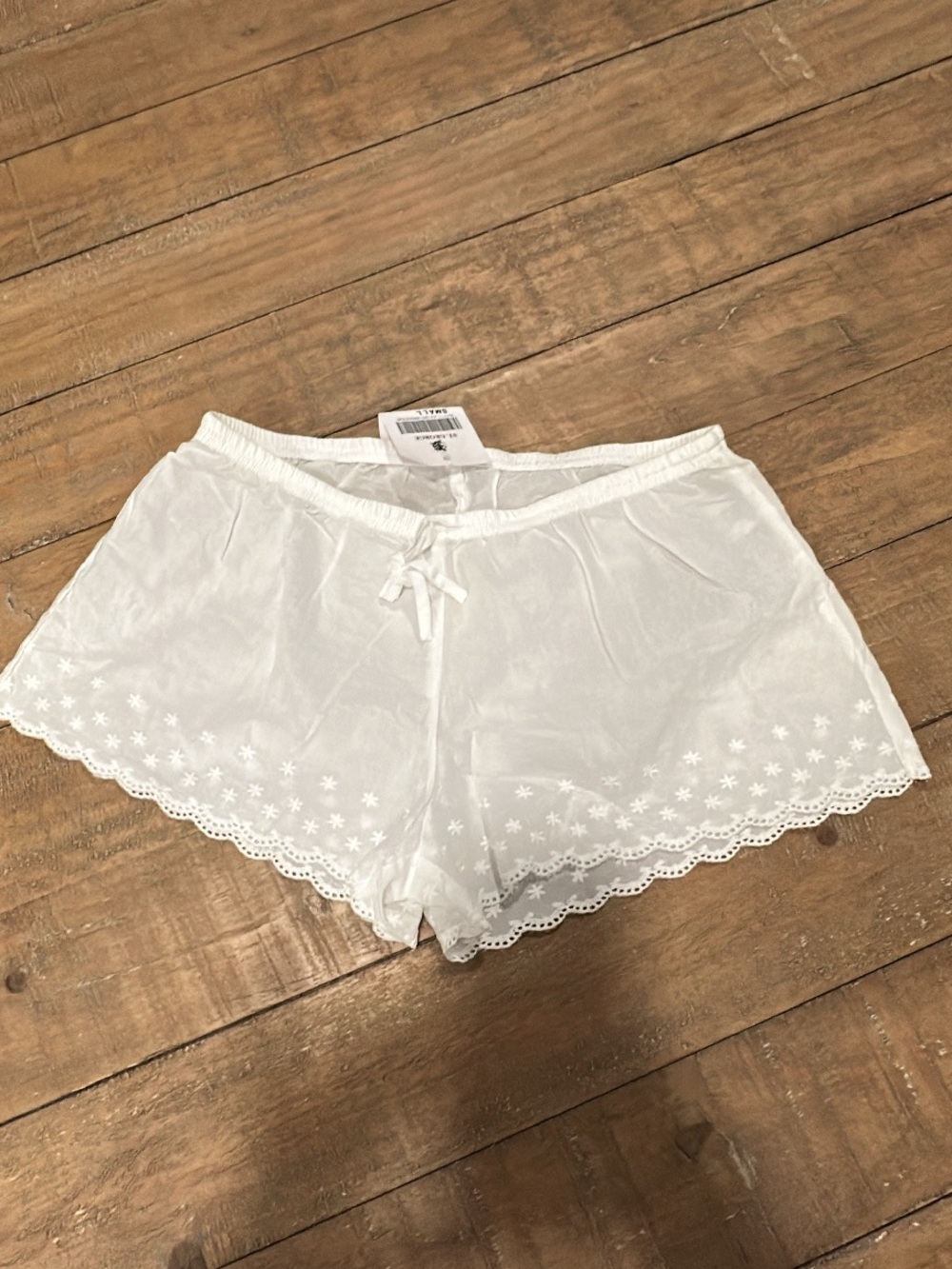 St. George Sonoma white lace shorts